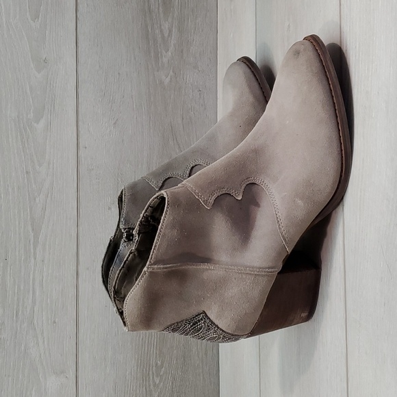 Marc Fisher Women Comfort Leather Heels Boots shoes sz 10M - Picture 2 of 16